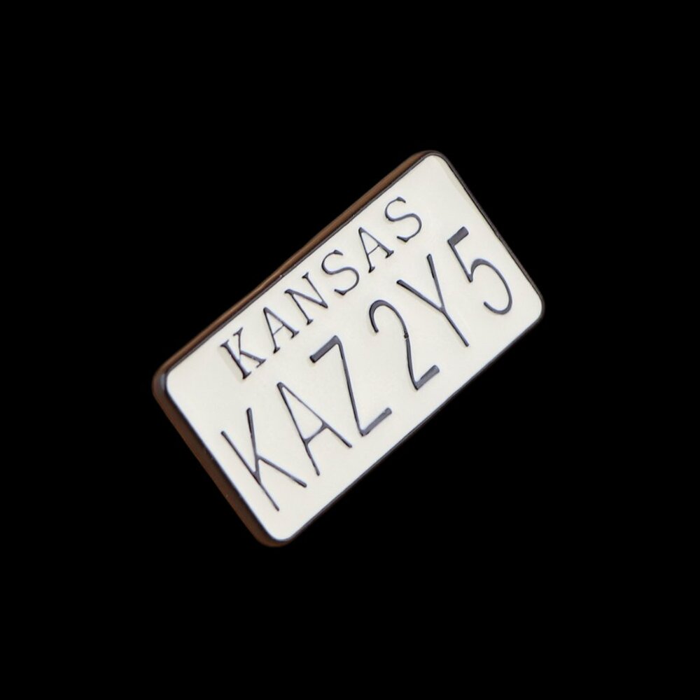 SUPERNATURAL IMPALA KS LICENSE PLATE ‘KAZ 2Y5’ ENAMEL PIN LAPEL PIN BROOCH NWT - Picture 12 of 14